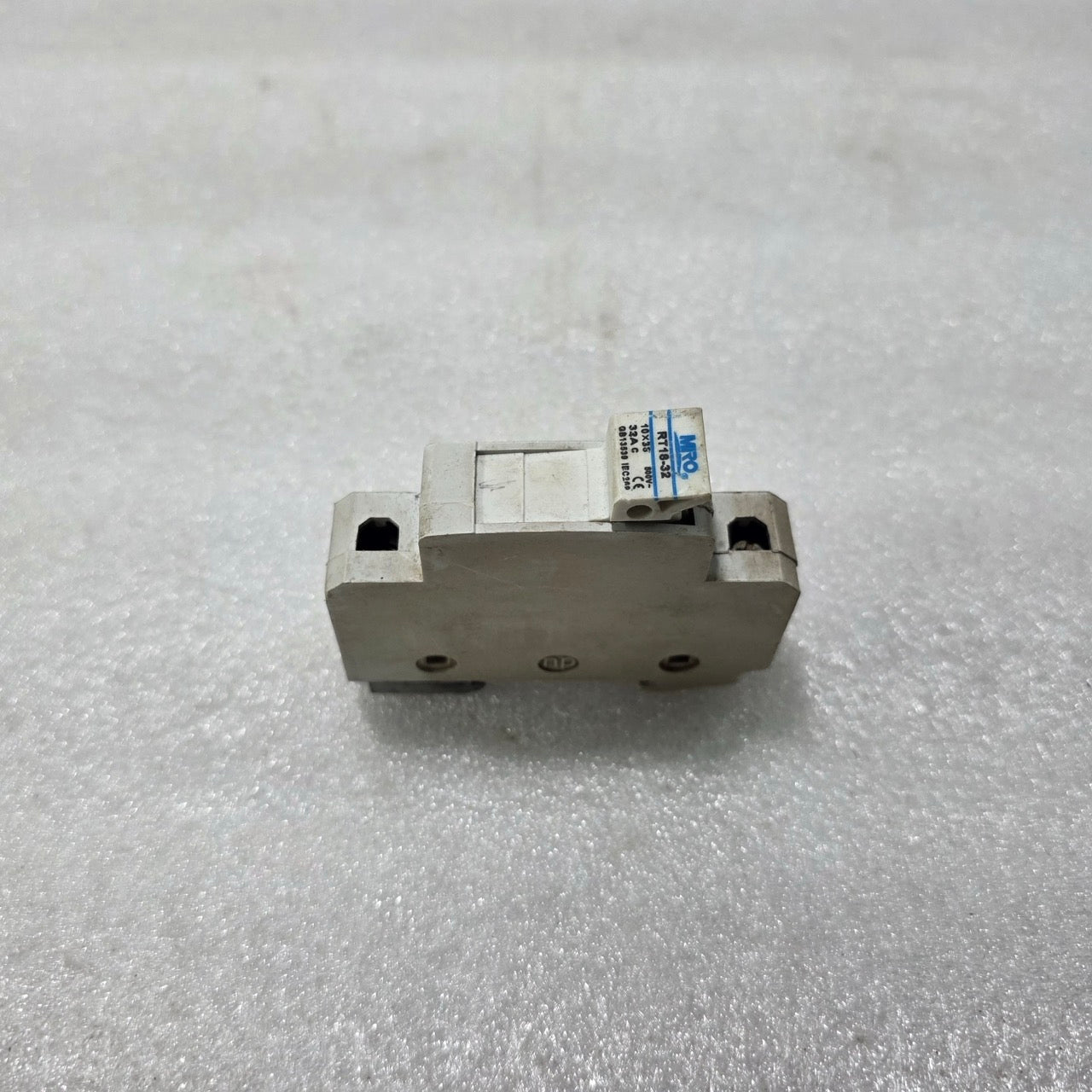 MRO RT18-32 10A 800V DIN RAIL FUSE HOLDER | 10×38 MM FUSE BASE
