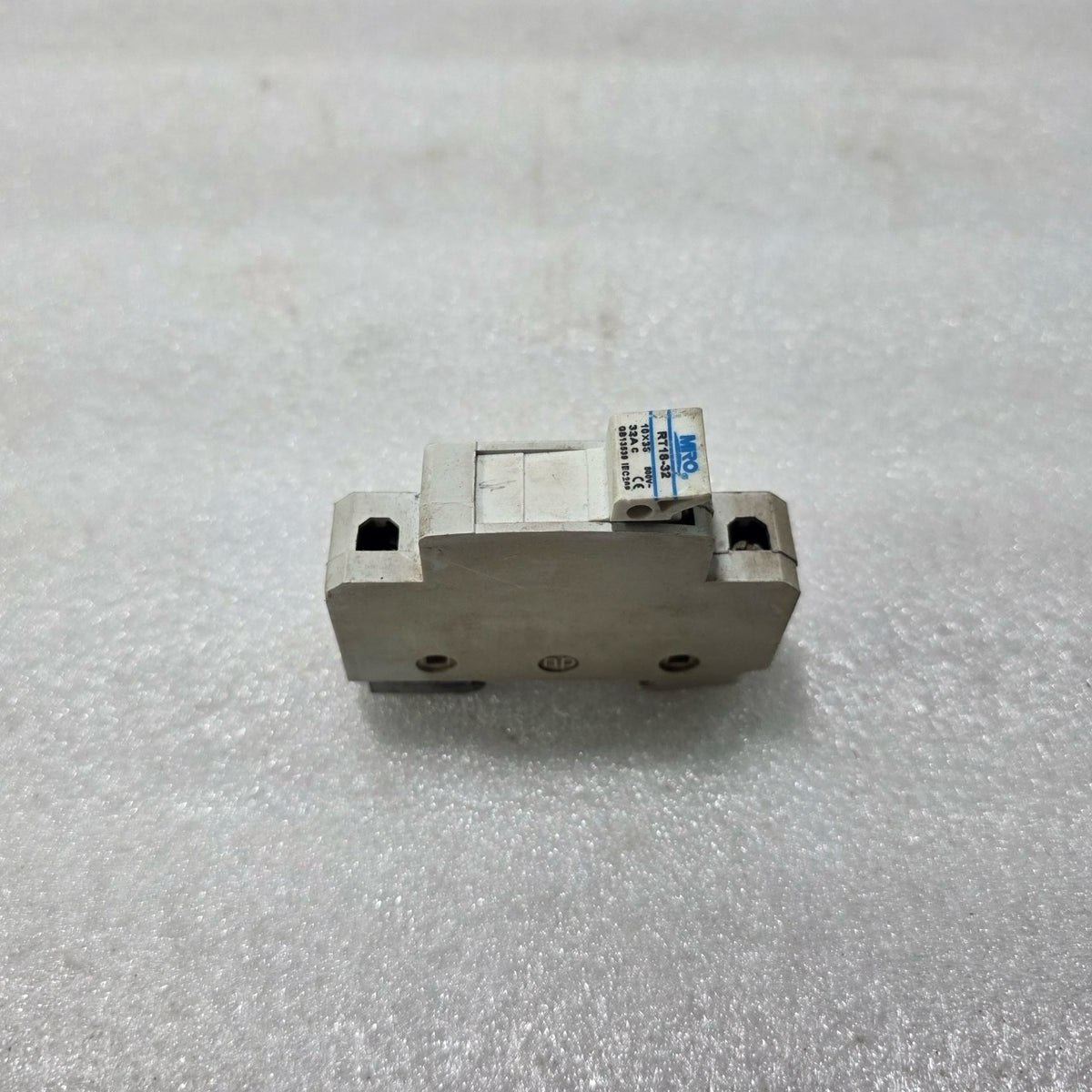 MRO RT18-32 10A 800V DIN RAIL FUSE HOLDER | 10×38 MM FUSE BASE