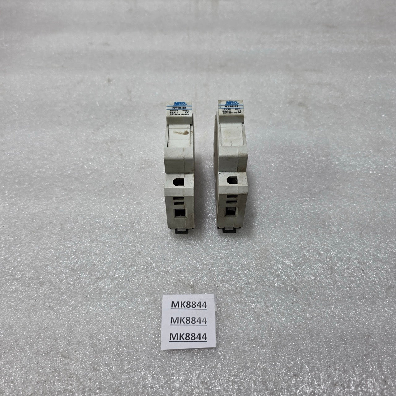 MRO RT18-32 10A 800V DIN RAIL FUSE HOLDER | 10×38 MM FUSE BASE