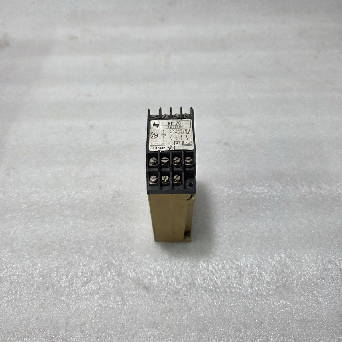 RP 701 ELECTROMECHANICAL RELAY 110V AC 4P 50HZ | ČSN 35 3402 BROKEN BODY