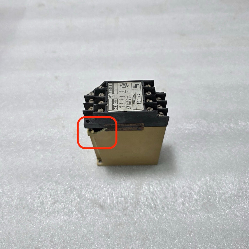 RP 701 ELECTROMECHANICAL RELAY 110V AC 4P 50HZ | ČSN 35 3402 BROKEN BODY