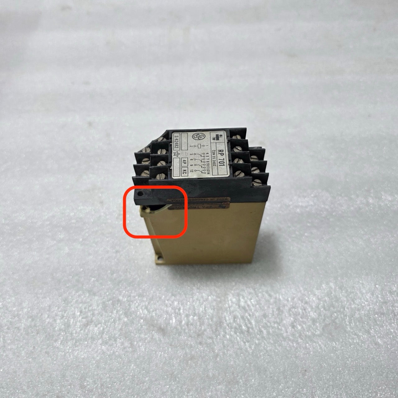 RP 701 ELECTROMECHANICAL RELAY 110V AC 4P 50HZ | ČSN 35 3402 BROKEN BODY