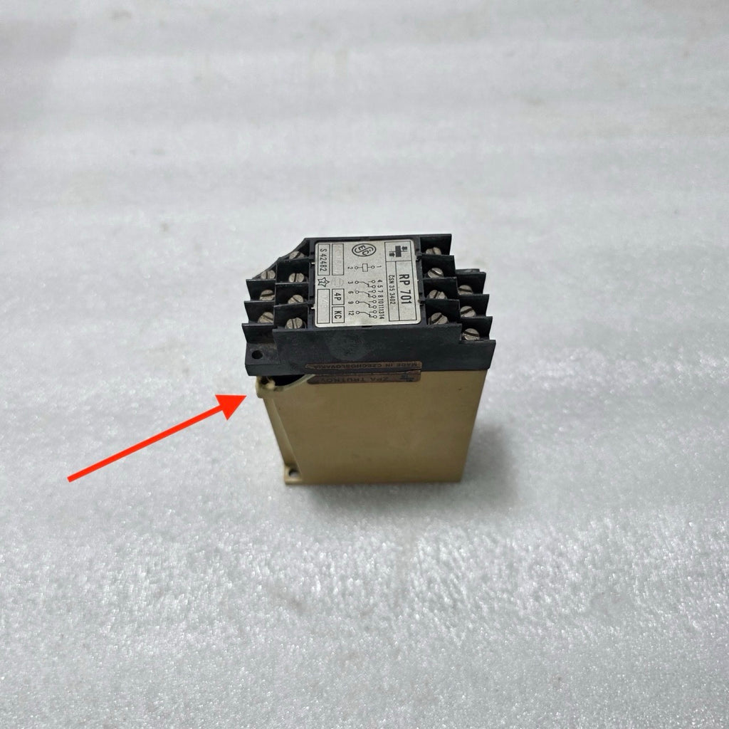 RP 701 ELECTROMECHANICAL RELAY 110V AC 4P 50HZ | ČSN 35 3402 BROKEN BODY