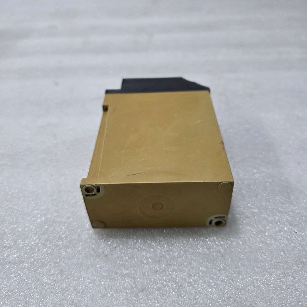 RP 701 ELECTROMECHANICAL RELAY 110V AC 4P 50HZ | ČSN 35 3402 BROKEN BODY