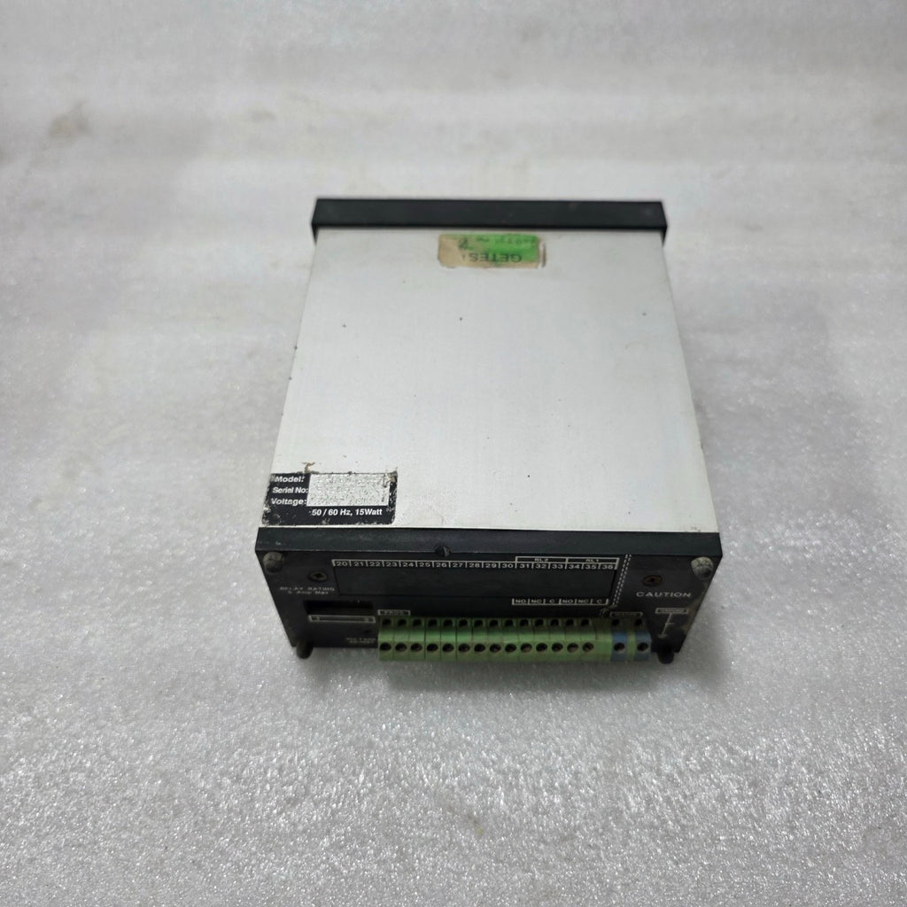 VAF INSTRUMENTS FLOW COMPUTER E405 DIGITAL FLOW INDICATOR
