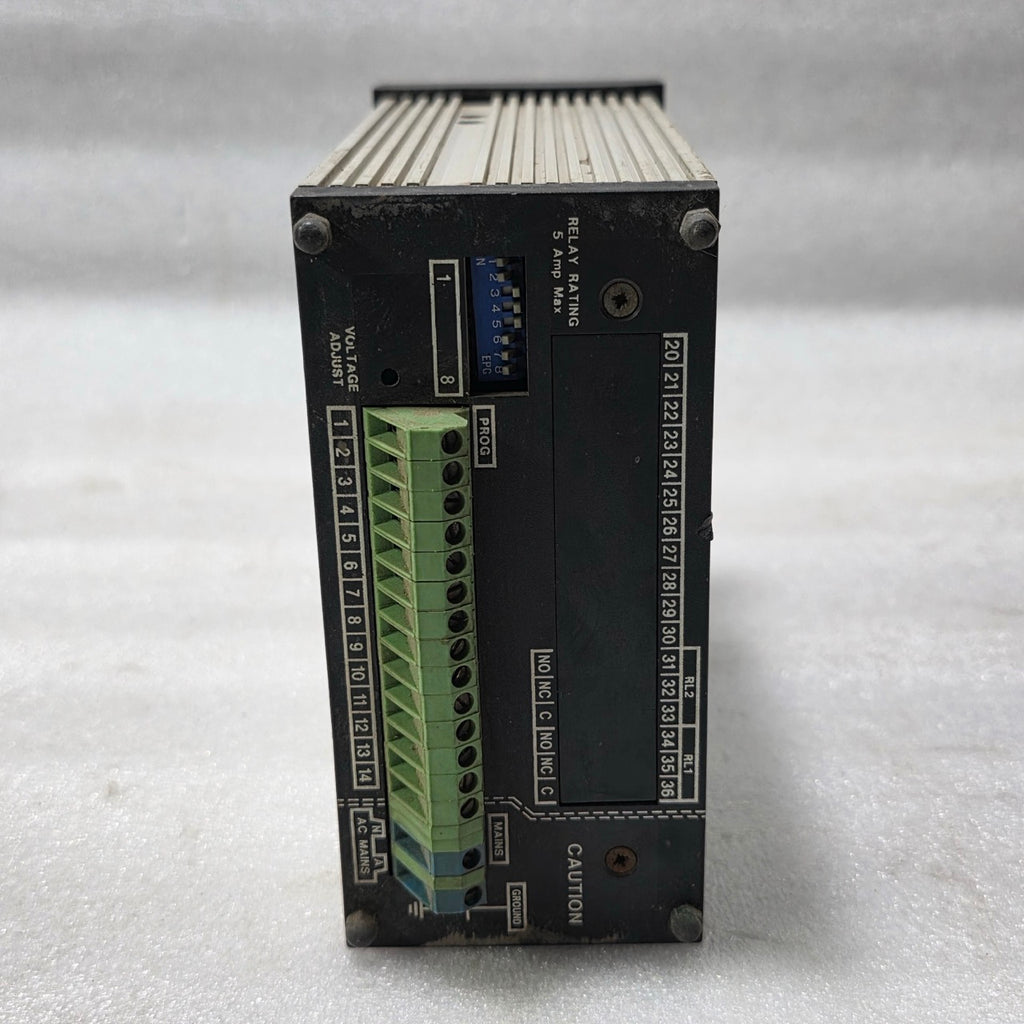 VAF INSTRUMENTS FLOW COMPUTER E405 DIGITAL FLOW INDICATOR