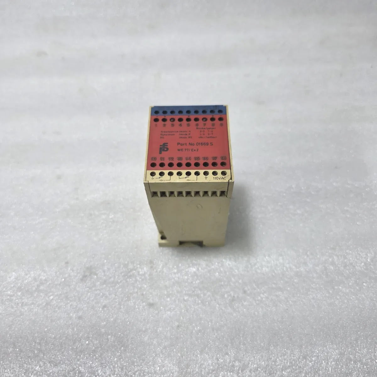 Pepperl+Fuchs WE 77/Ex2 01669 S Intrinsic Safety Relay 110VAC Pre-Owned