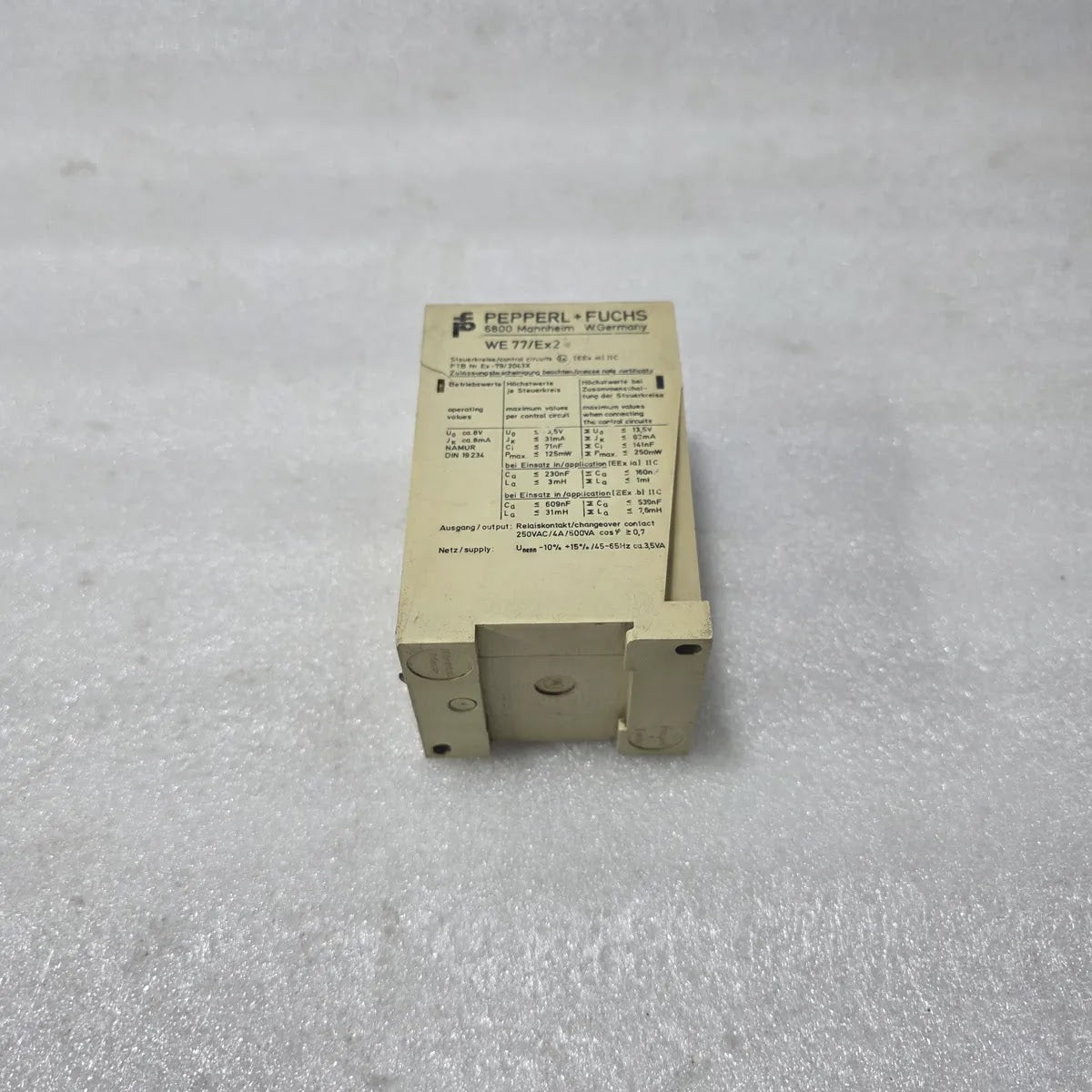 Pepperl+Fuchs WE 77/Ex2 01669 S Intrinsic Safety Relay 110VAC Pre-Owned