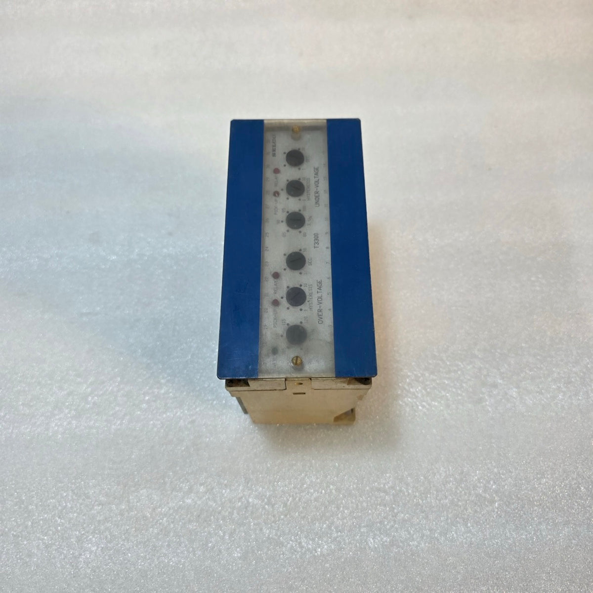 SELCO T3300-00 3-PHASE VOLTAGE RELAY, 220–240V AC SUPPLY BODY BROKEN - WORKING