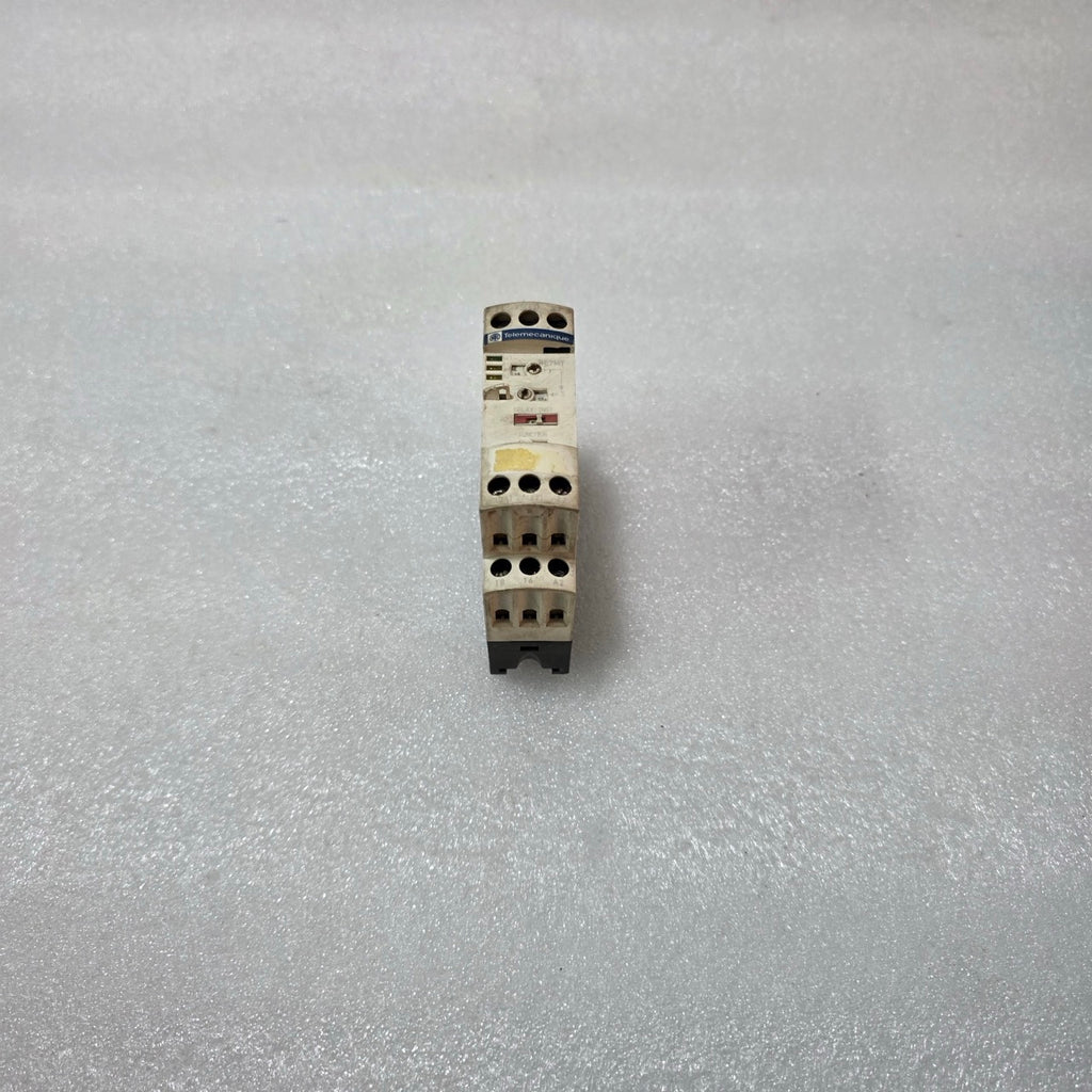 RE7MY13MW ZELIO TIME MULTIFUNCTION TIMER RELAY, 24–240V AC/DC