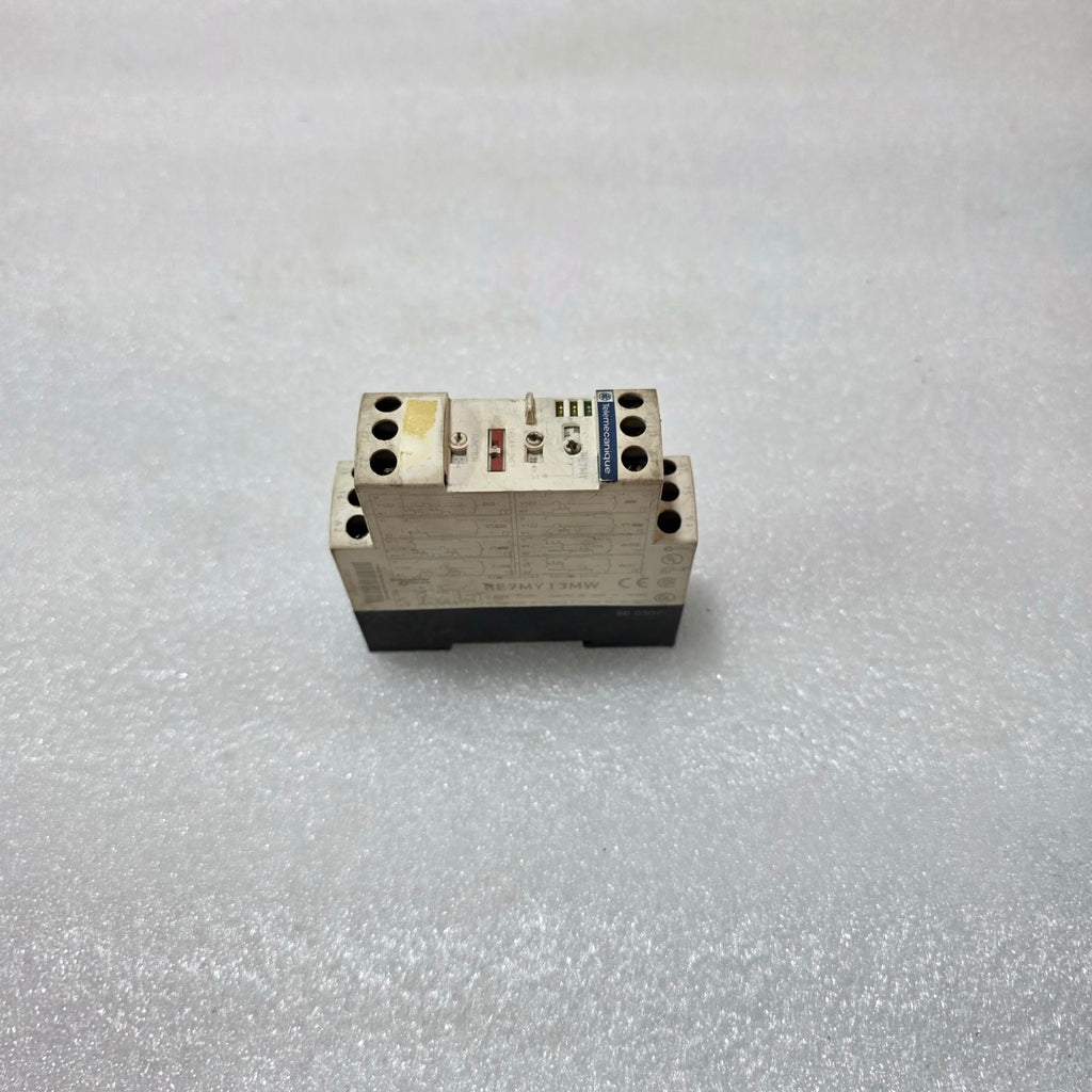 RE7MY13MW ZELIO TIME MULTIFUNCTION TIMER RELAY, 24–240V AC/DC