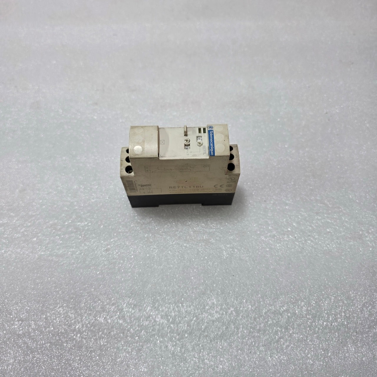 RE7TL11BU ZELIO TIME DELAY RELAY, 0.05S–300H, 24–240V AC/DC