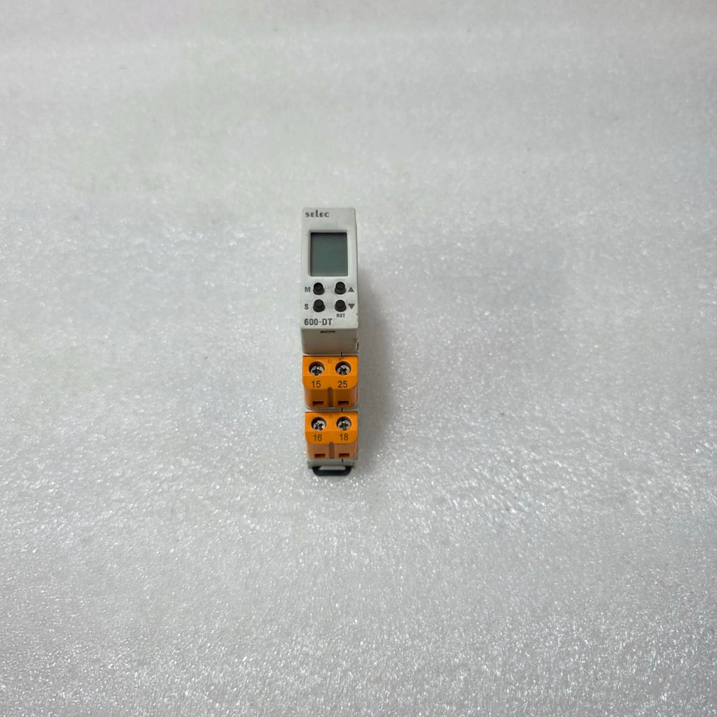 SELEC 600DT-CU MULTIFUNCTION TIMER RELAY, 0.1S–999H, 20–240V AC/DC, 8A