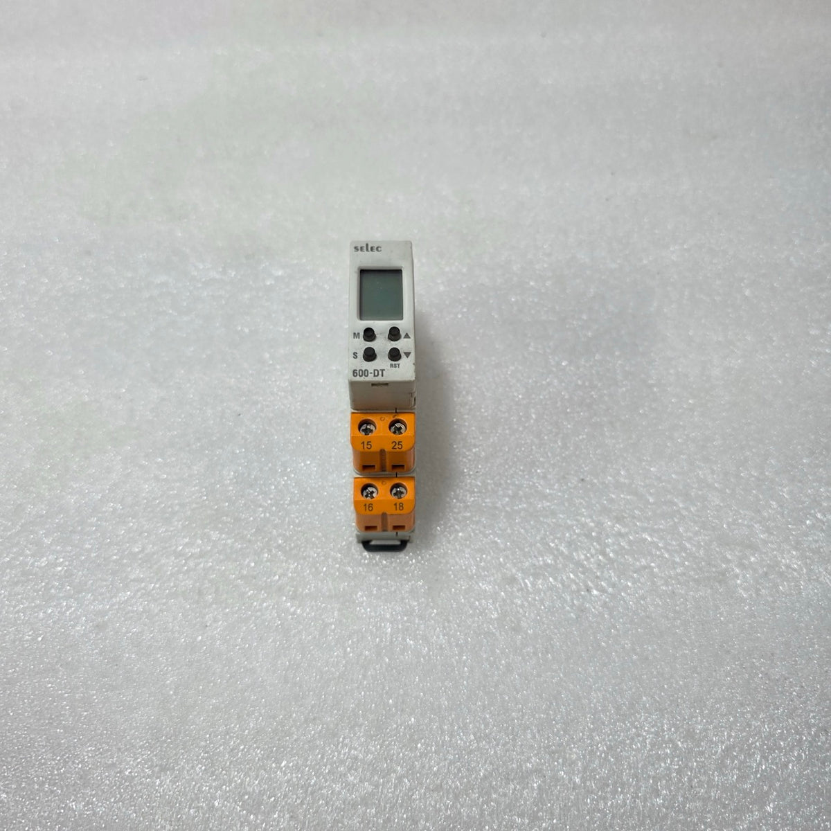 SELEC 600DT-CU MULTIFUNCTION TIMER RELAY, 0.1S–999H, 20–240V AC/DC, 8A