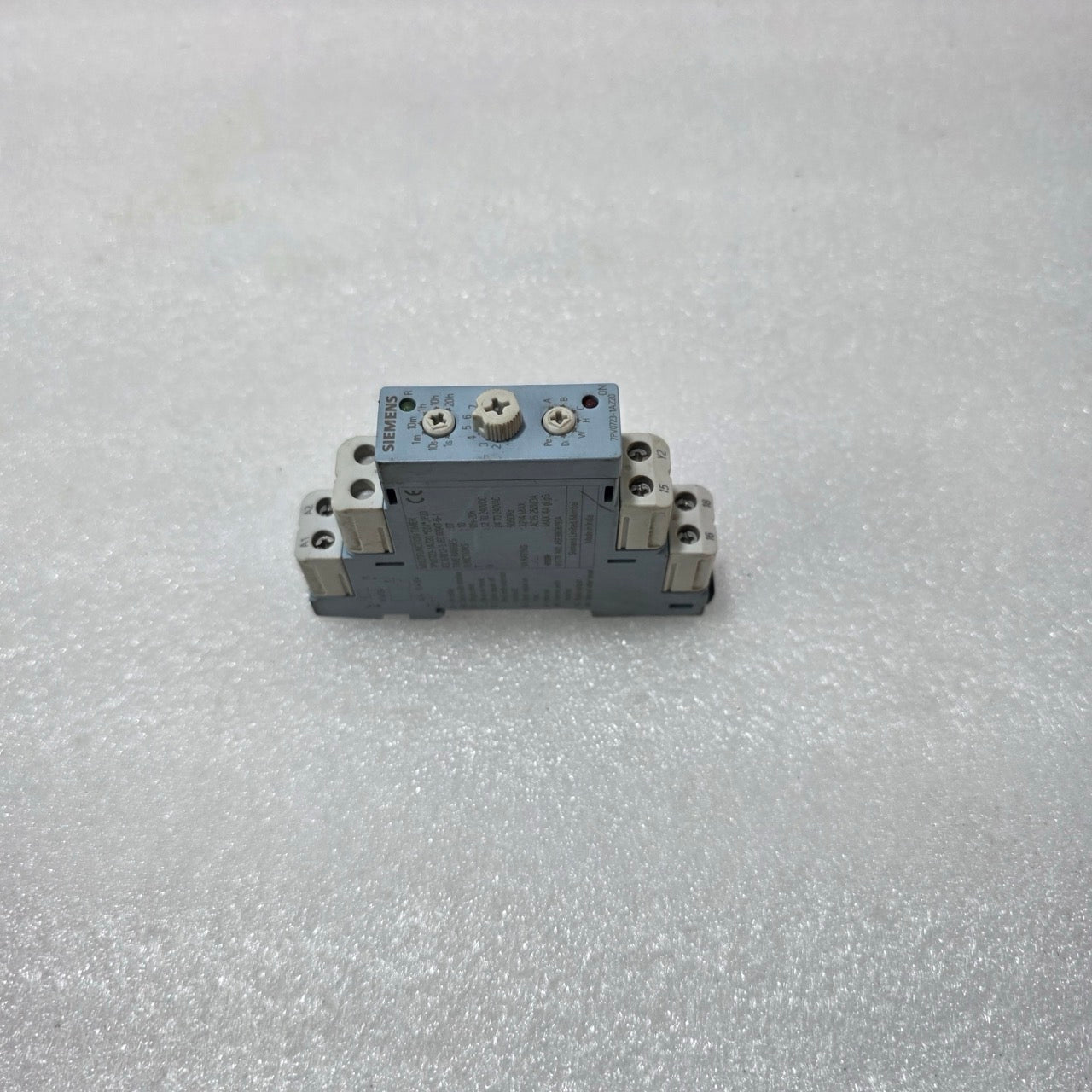 SIEMENS 7PV0723-1AZ20-0E1 MULTIFUNCTION TIMER RELAY, 12–240V AC/DC, IP20