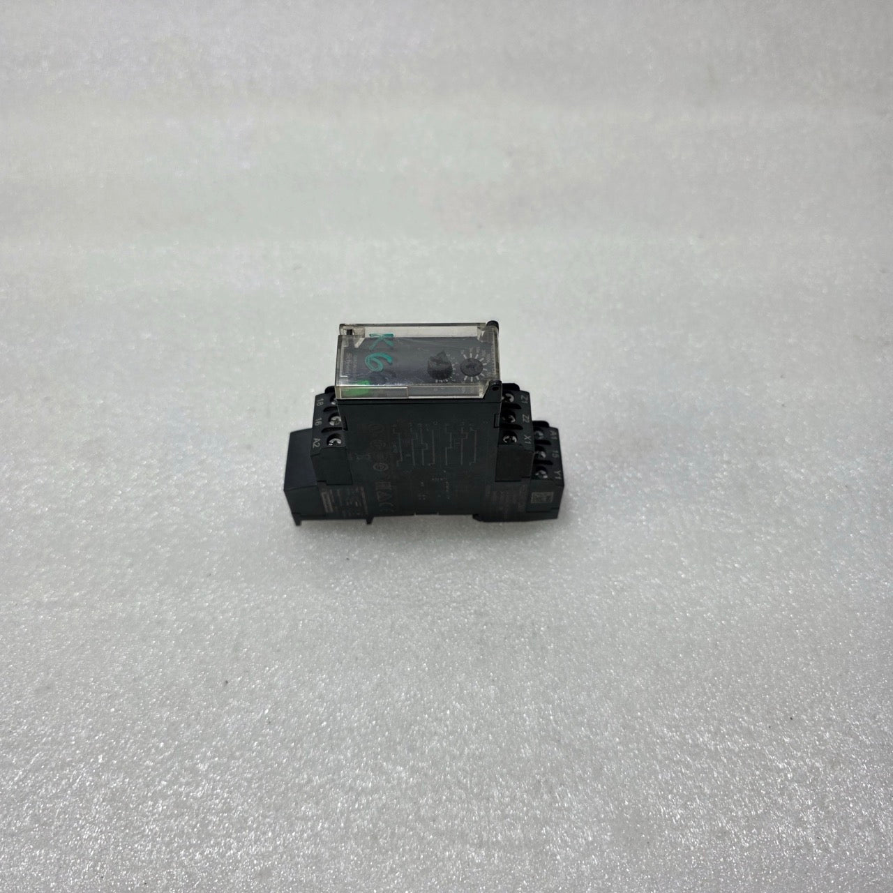 TELEMECANIQUE RE22R1CMR MULTIFUNCTION TIME RELAY, 0.05S–300H, 24–240V AC/DC, 8A