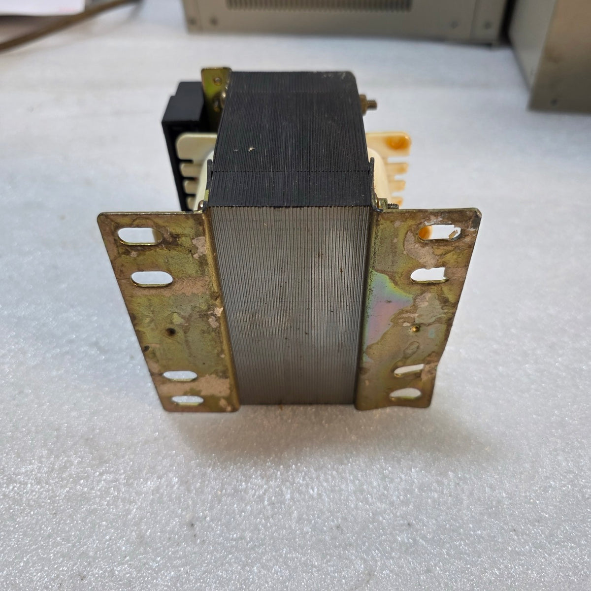 HANIL 150VA CONTROL TRANSFORMER 220V PRIMARY TO 230V SECONDARY, 50/60HZ INDUSTRI