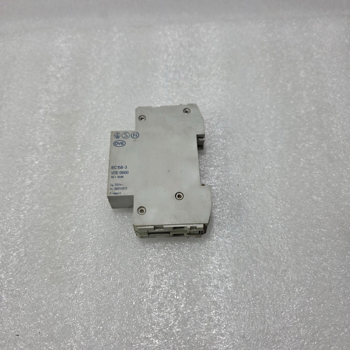 TELEMECANIQUE GC2-M22 MODULAR CONTACTOR RELAY 20A 230V AC COIL DIN RAIL MOUNT