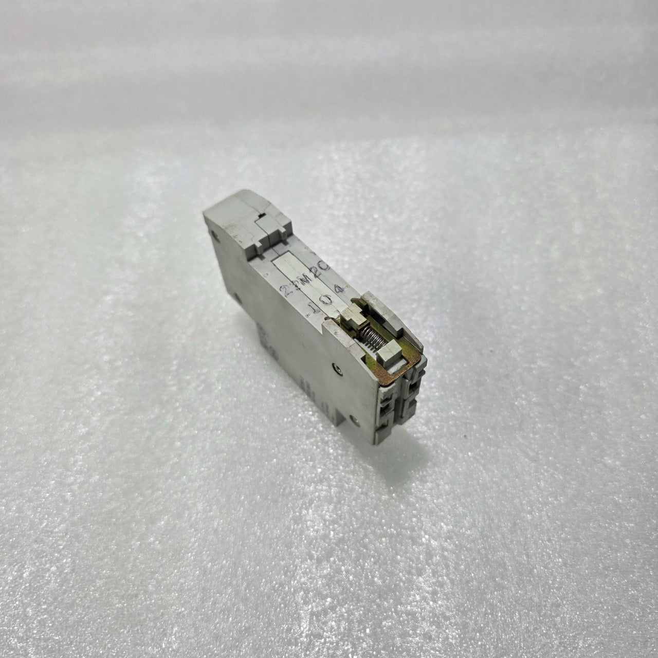 TELEMECANIQUE GC2-M22 MODULAR CONTACTOR RELAY 20A 230V AC COIL DIN RAIL MOUNT