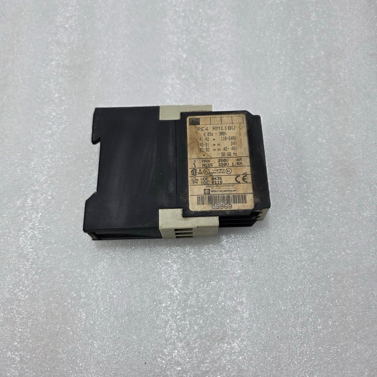 TELEMECANIQUE RE4 RM11BU MULTIFUNCTION TIME DELAY RELAY 09969 0.05–300H 110–240V