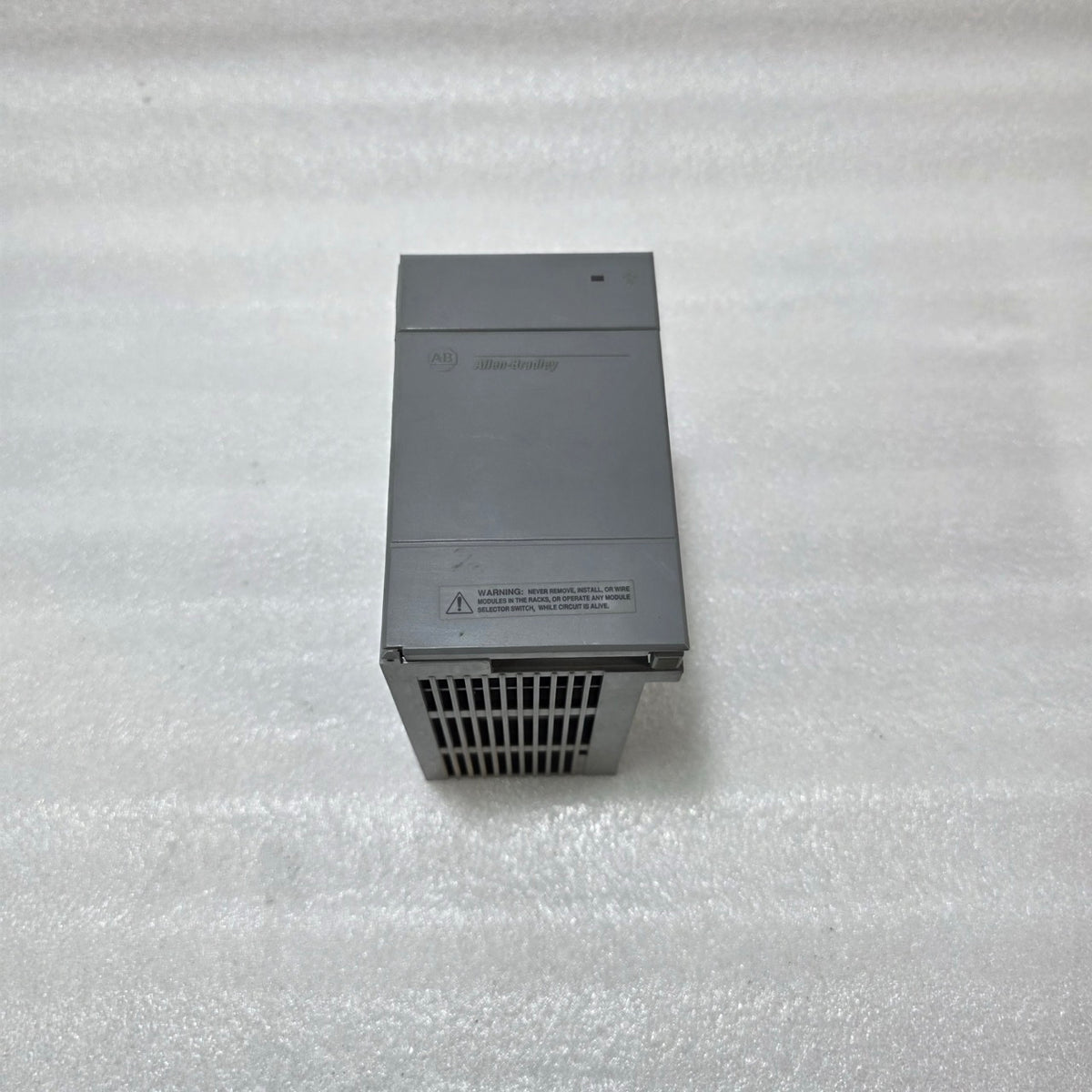 ALLEN-BRADLEY 1746-P2 SLC 500 POWER SUPPLY MODULE – 120/240VAC INPUT, 5VDC OUTPU