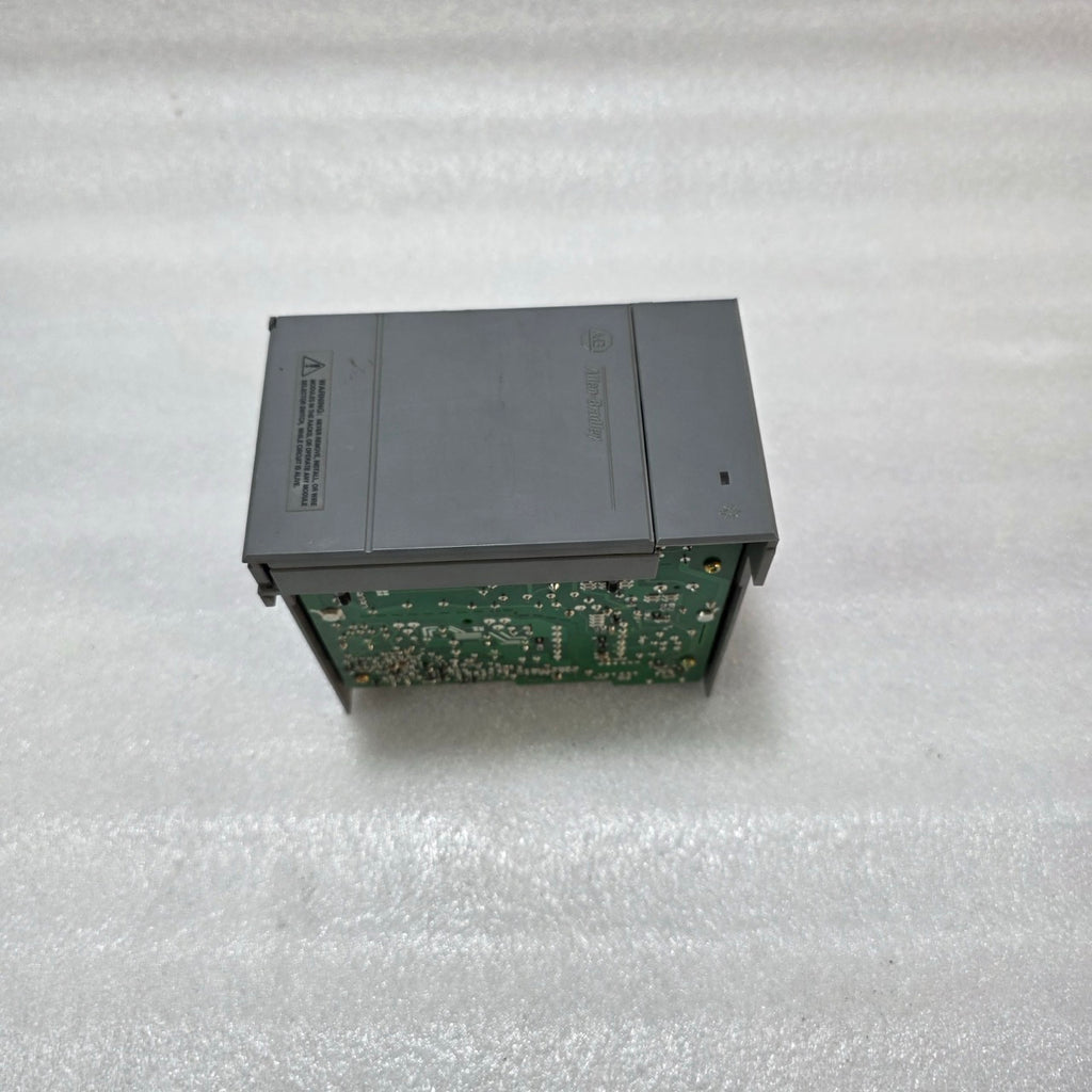 ALLEN-BRADLEY 1746-P2 SLC 500 POWER SUPPLY MODULE – 120/240VAC INPUT, 5VDC OUTPU