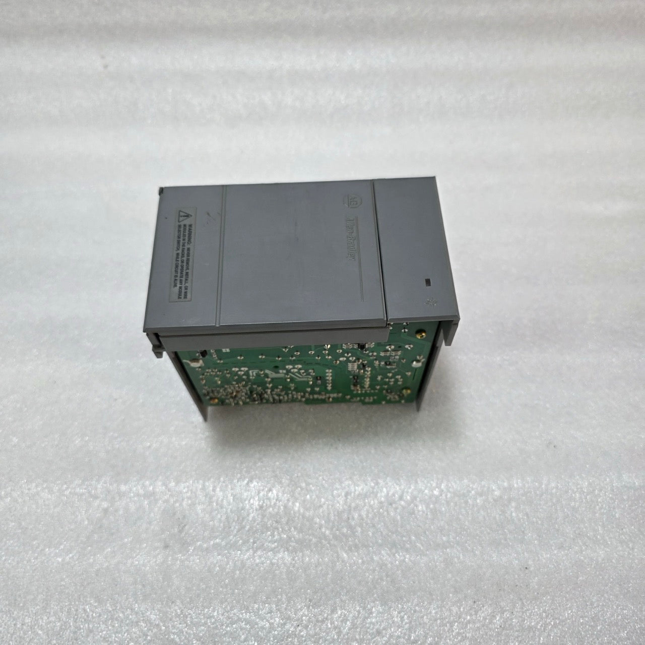 ALLEN-BRADLEY 1746-P2 SLC 500 POWER SUPPLY MODULE – 120/240VAC INPUT, 5VDC OUTPU