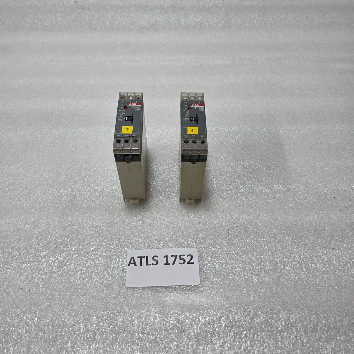 ABB CT-SDE STAR-DELTA TIMER RELAY – CAT. NO. 1SVR550217R4100