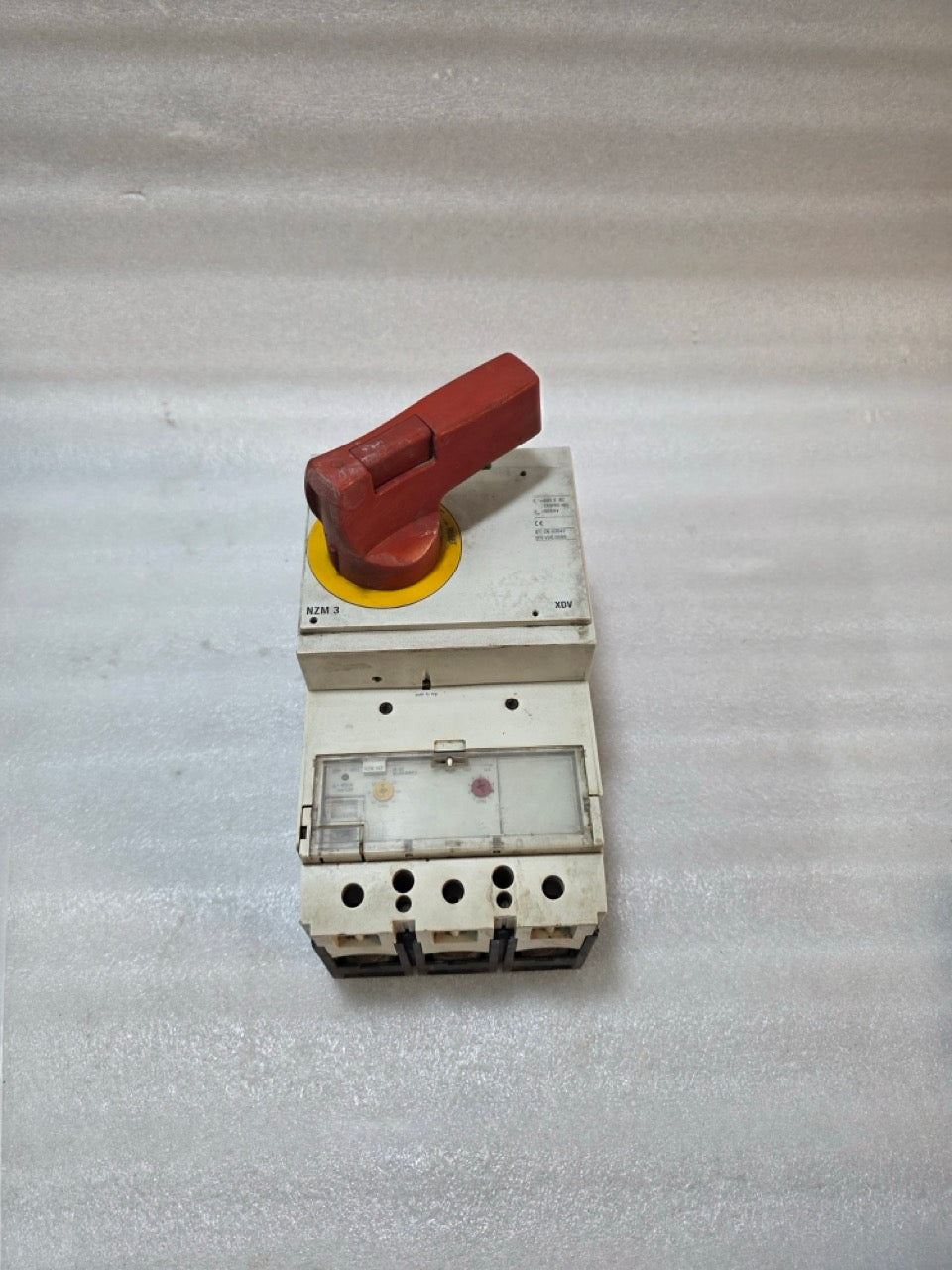 MOELLER NZM3 ROTARY HANDLE MOLDED CASE CIRCUIT BREAKER 400A