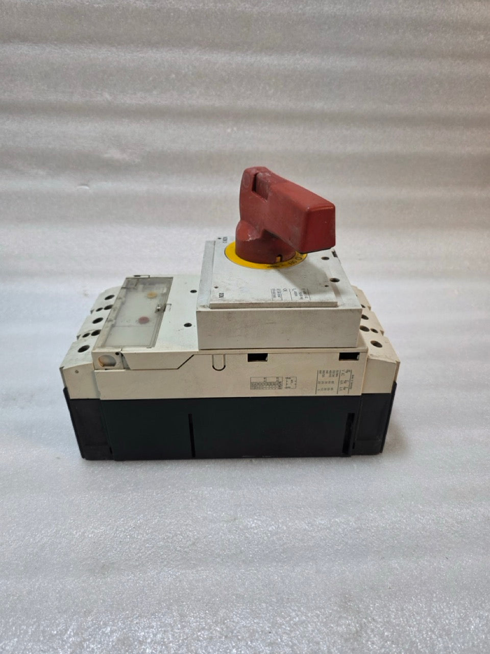 MOELLER NZM3 ROTARY HANDLE MOLDED CASE CIRCUIT BREAKER 400A