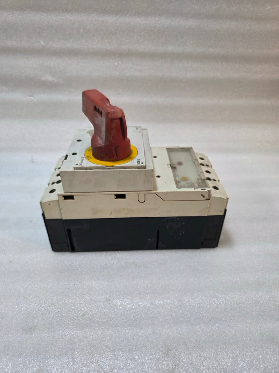 MOELLER NZM3 ROTARY HANDLE MOLDED CASE CIRCUIT BREAKER 400A