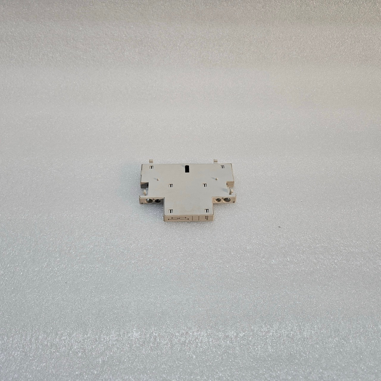 SIEMENS 5TT5 9101 AUXILIARY SWITCH 1NO 1NC FOR 5TT5 8 SERIES MADE IN SLOVENIA