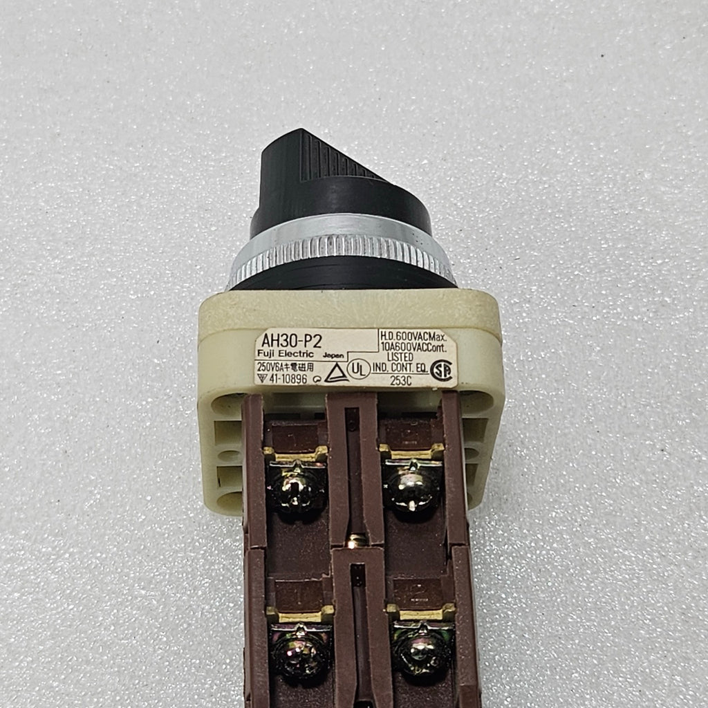 FUJI ELECTRIC AH30-P2 SELECTOR SWITCH 10A 600VAC 2-POSITION