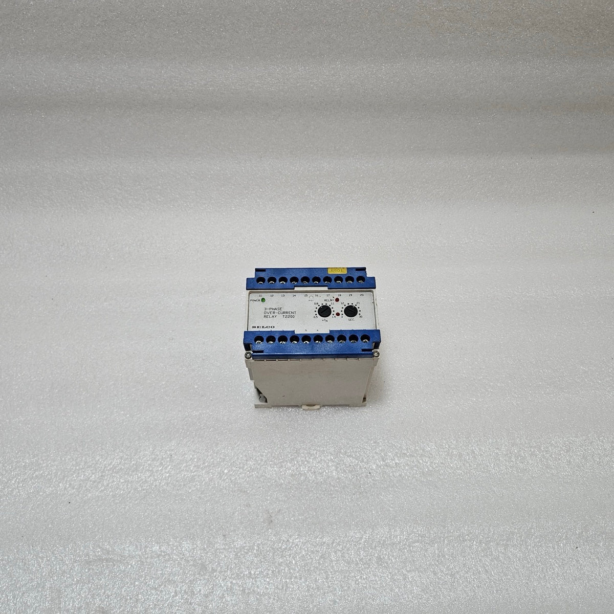 SELCO T2200-02 OVERCURRENT RELAY | 5A | 400 / 450V AC BODY BURNT OPERATIONAL