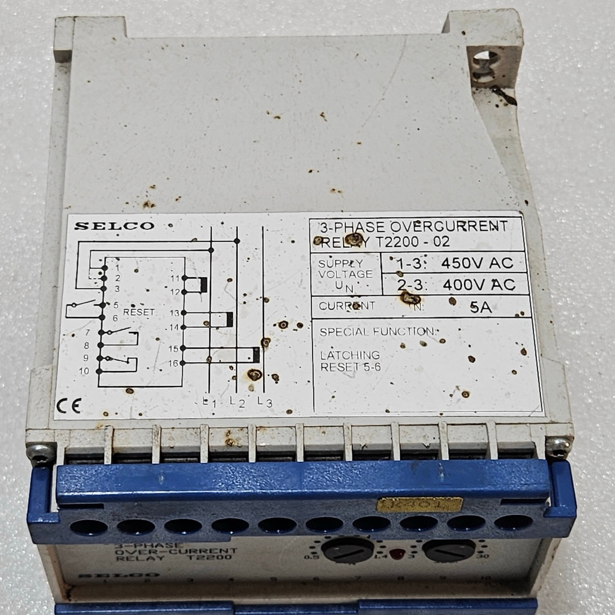 SELCO T2200-02 OVERCURRENT RELAY | 5A | 400 / 450V AC BODY BURNT OPERATIONAL