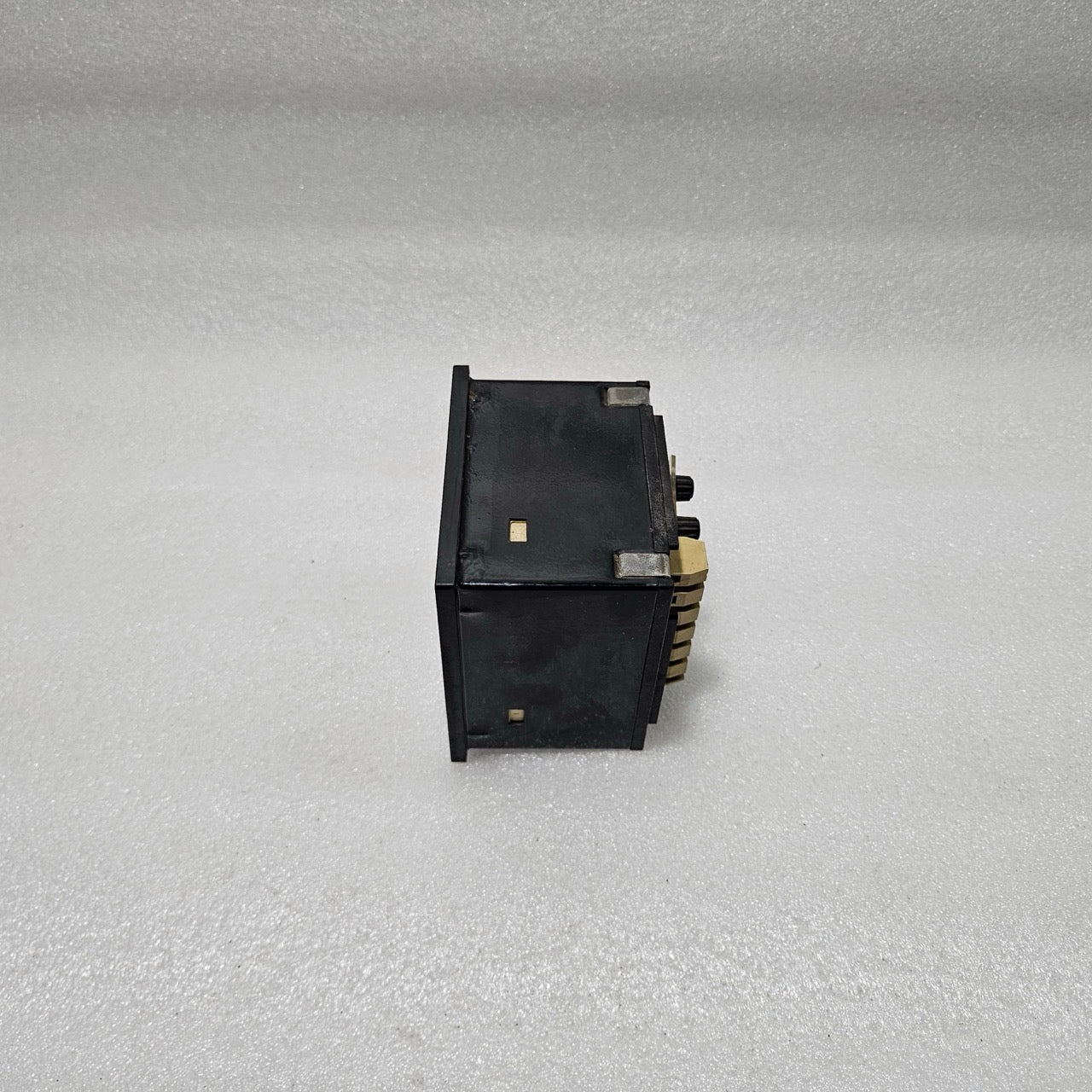 MEGACON KPM 173 BI-DIRECTIONAL AC POWER GUARD RELAY WITH KW ANALOG METER | 220V