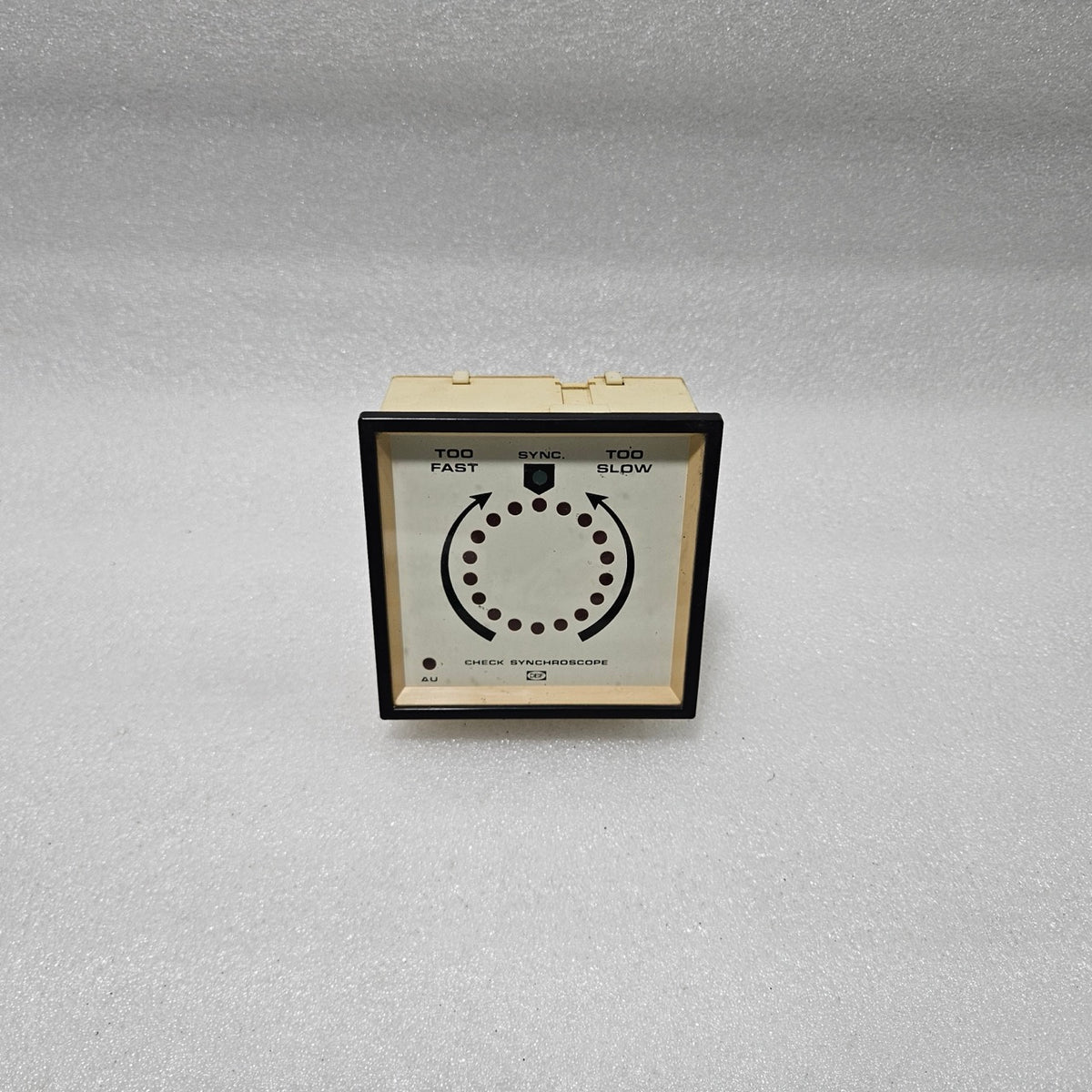 DEIF CHECK SYNCHROSCOPE PANEL METER GENERATOR SYNCHRONIZING INDICATOR 380–440V