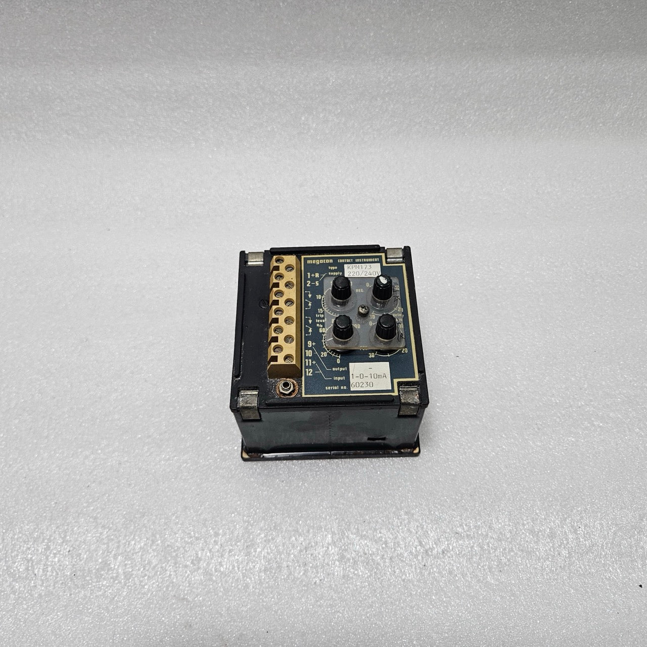 MEGACON KPM173 CONTACT INSTRUMENT WITH KW INDICATOR | 220–240V AC | 1–0–10 MA IN