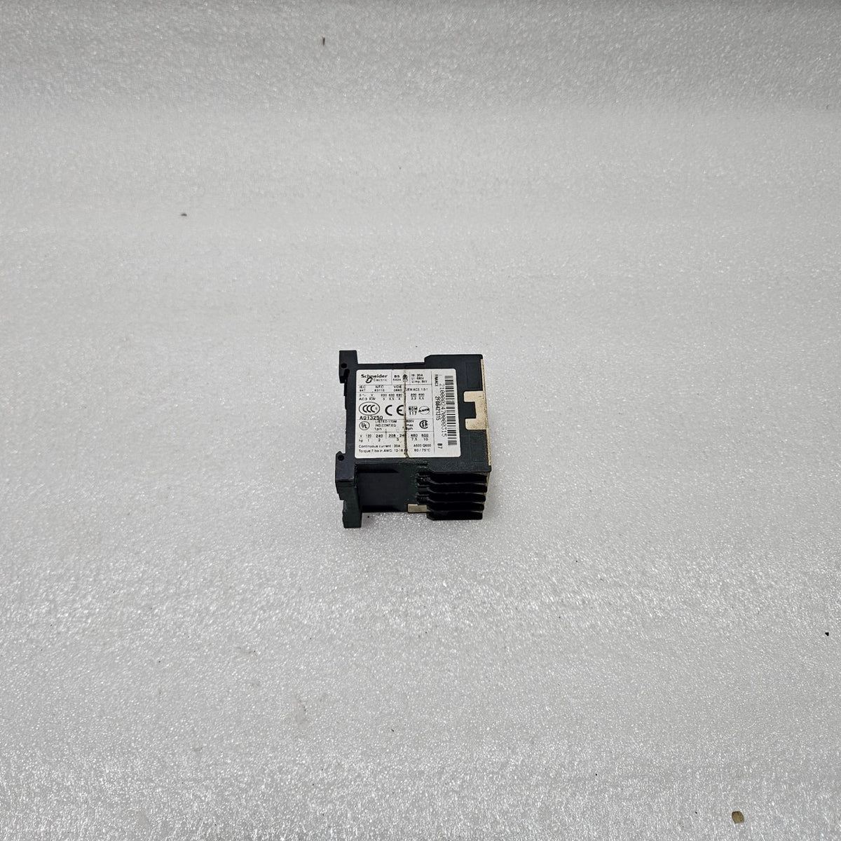TELEMECANIQUE LC1K12 CONTACTOR 24V AC COIL 12A