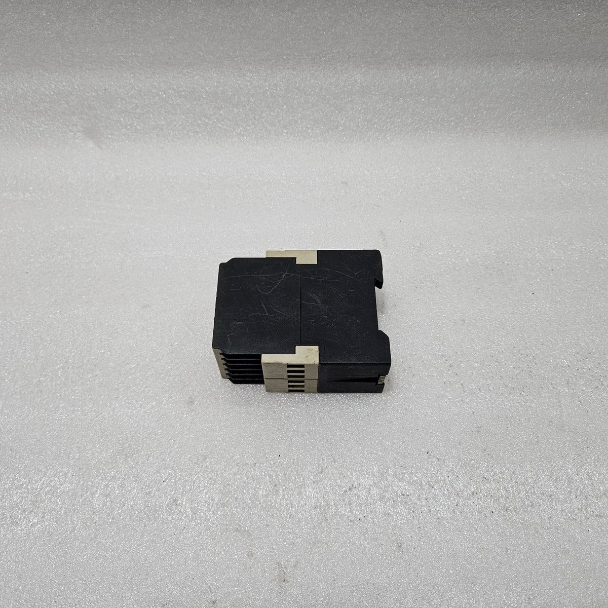 TELEMECANIQUE RM3LA111MU7 LIQUID LEVEL CONTROL RELAY, RM3 SERIES, ADJUSTABLE RES
