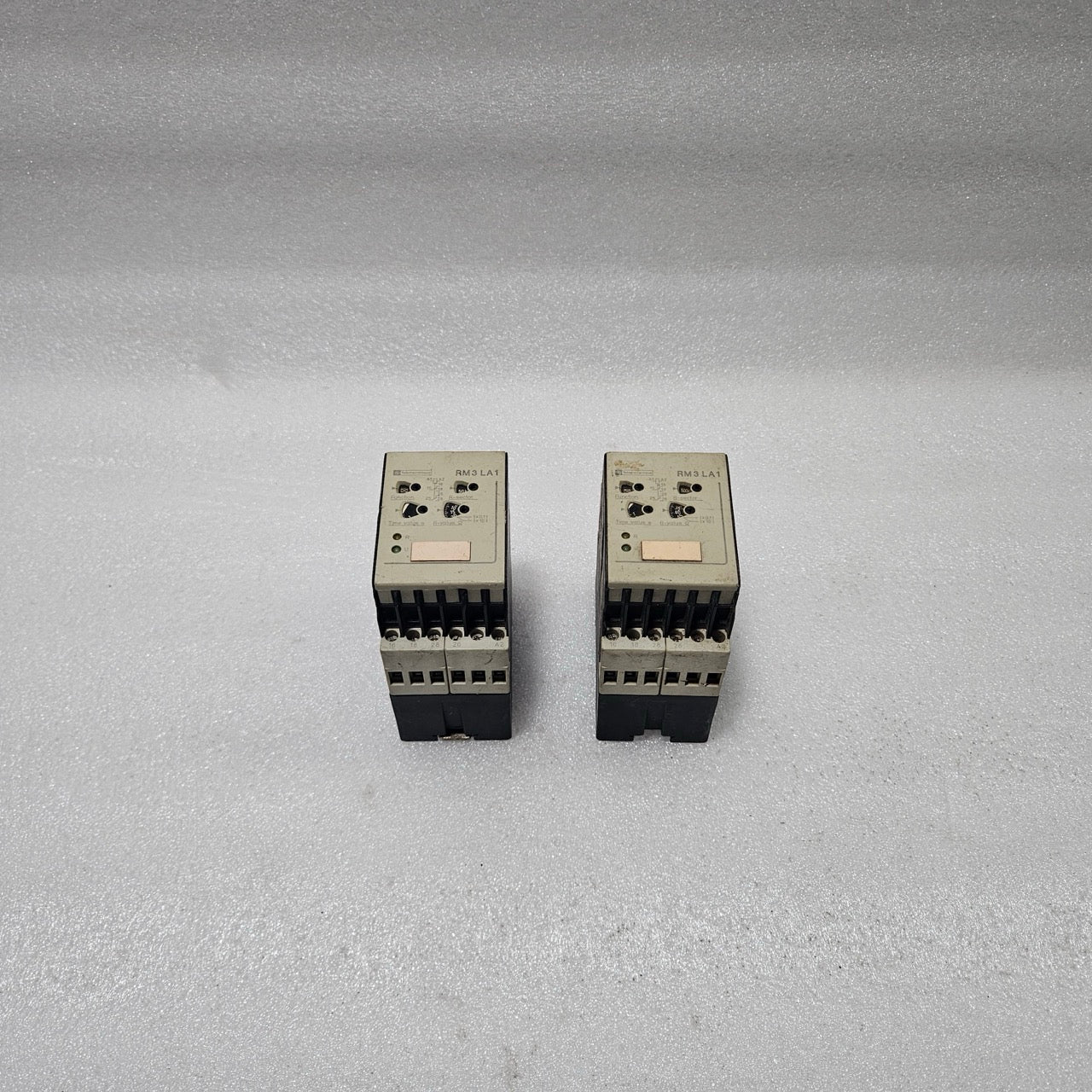 TELEMECANIQUE RM3LA111MU7 LIQUID LEVEL CONTROL RELAY, RM3 SERIES DAMAGE