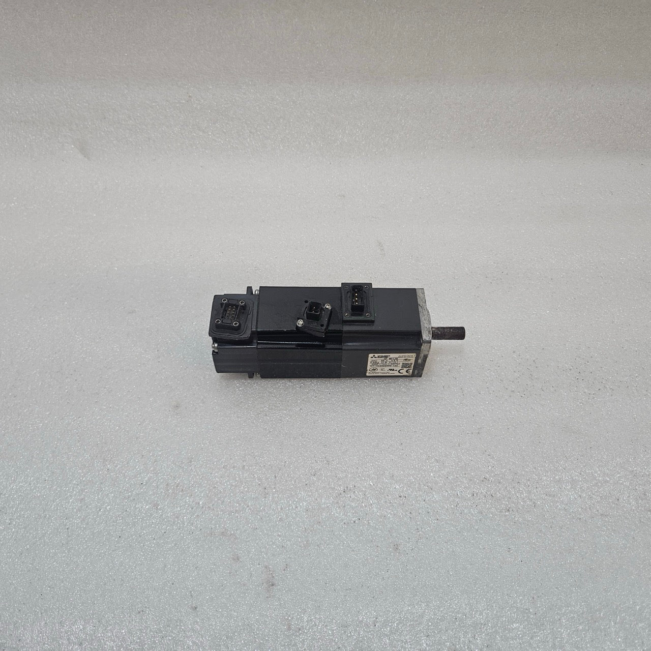 MITSUBISHI HF-MP13B AC SERVO MOTOR 100W 3000RPM 98V INDUSTRIAL SERVO MOTOR MADE