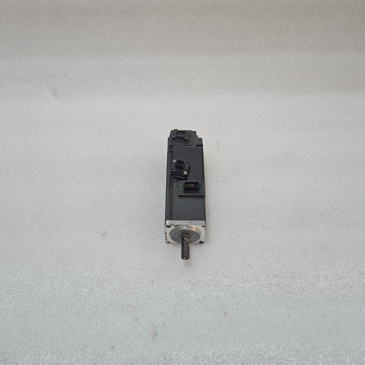 MITSUBISHI HF-MP13B AC SERVO MOTOR 100W 3000RPM 98V INDUSTRIAL SERVO MOTOR MADE