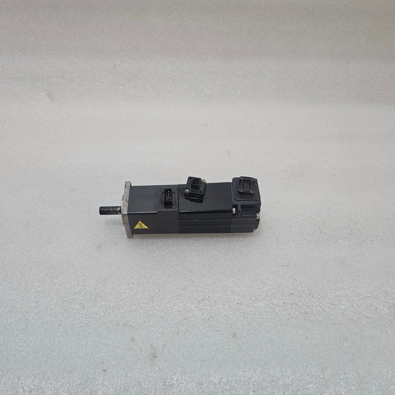 MITSUBISHI HF-MP13B AC SERVO MOTOR 100W 3000RPM 98V INDUSTRIAL SERVO MOTOR MADE