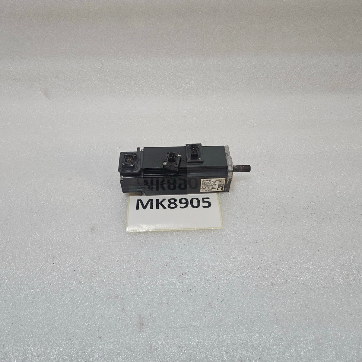 MITSUBISHI HF-MP13B AC SERVO MOTOR 100W 3000RPM 98V INDUSTRIAL SERVO MOTOR MADE