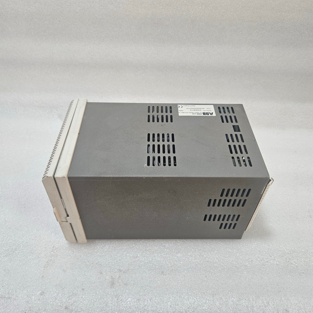 ABB COMMANDER SR100 CHART RECORDER SR102A/B0/R00000/111ST