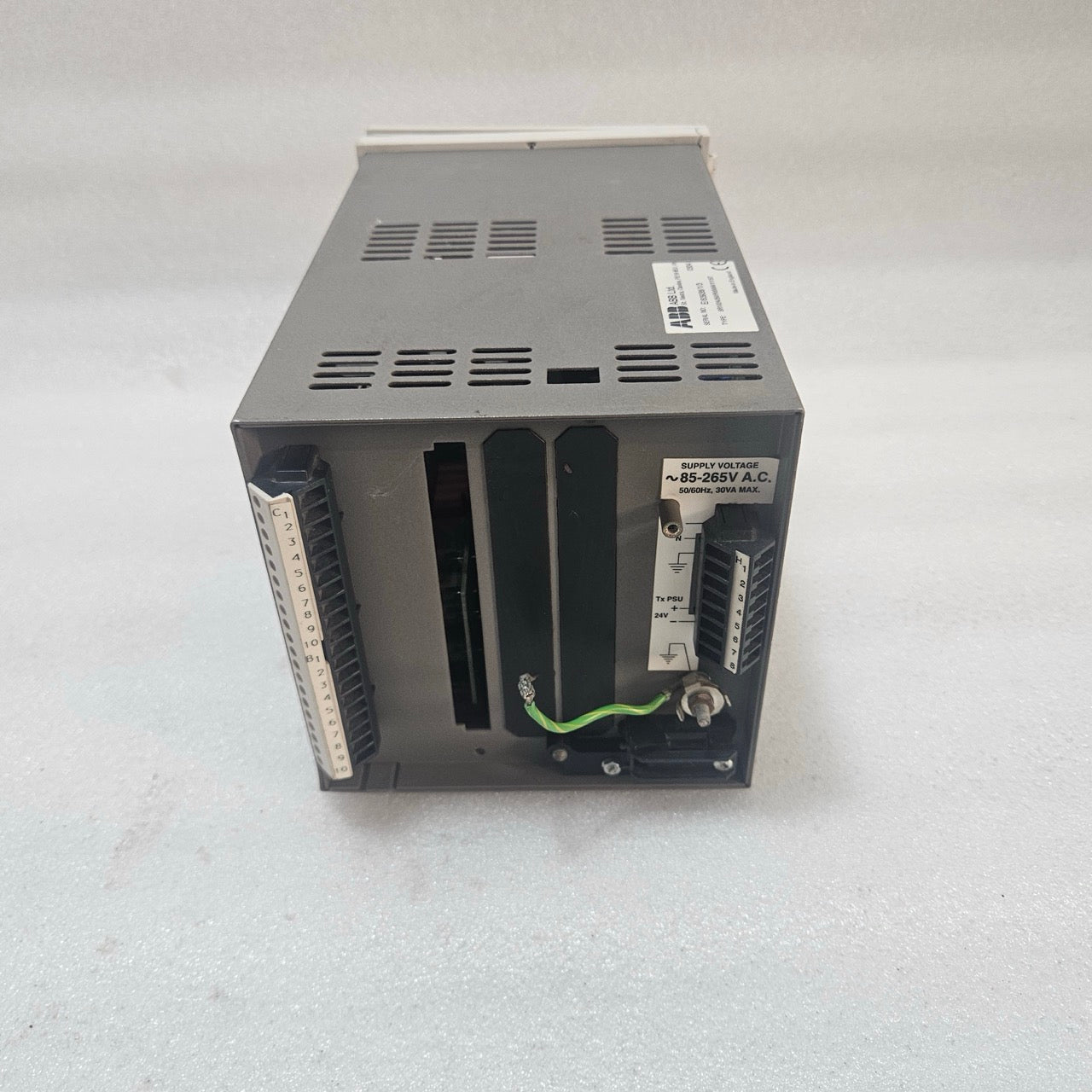 ABB COMMANDER SR100 CHART RECORDER SR102A/B0/R00000/111ST