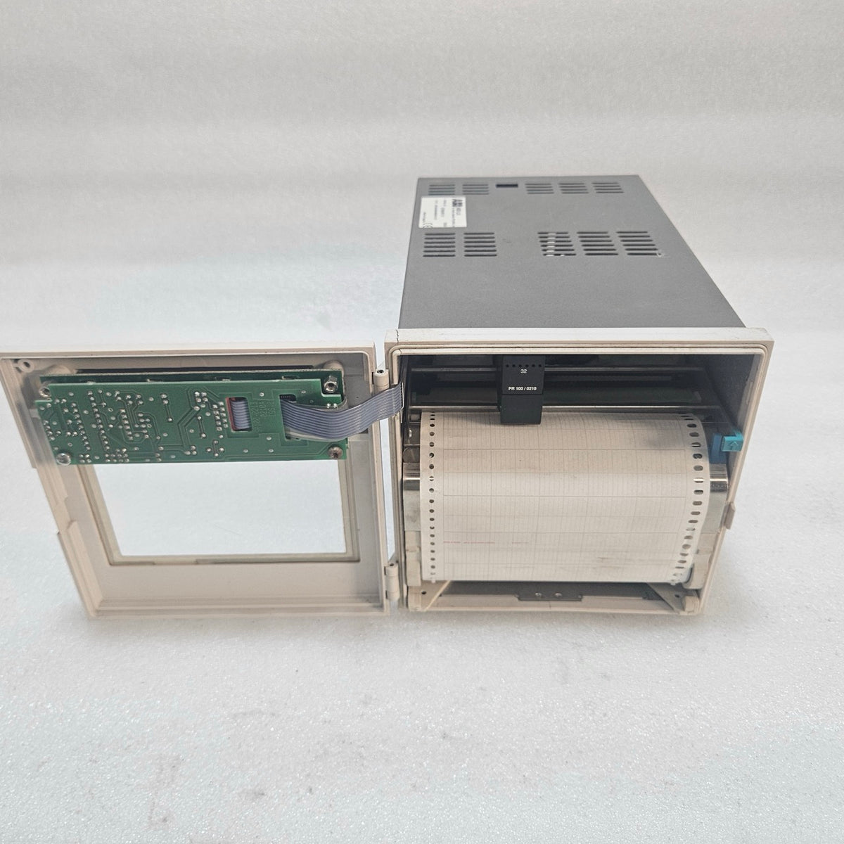 ABB COMMANDER SR100 CHART RECORDER SR102A/B0/R00000/111ST