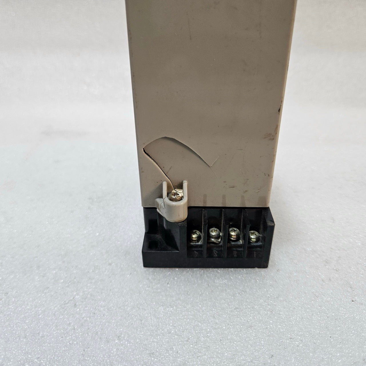 FUJI MOTOR GUARD ACT1Z-1N MOTOR PROTECTION RELAY 115V 50/60HZ BODY BROKEN
