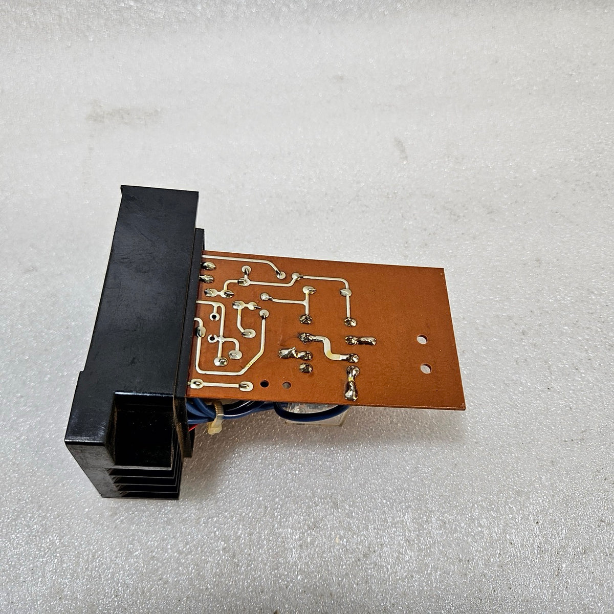 FUJI MOTOR GUARD ACT1Z-1N MOTOR PROTECTION RELAY 115V 50/60HZ BODY BROKEN